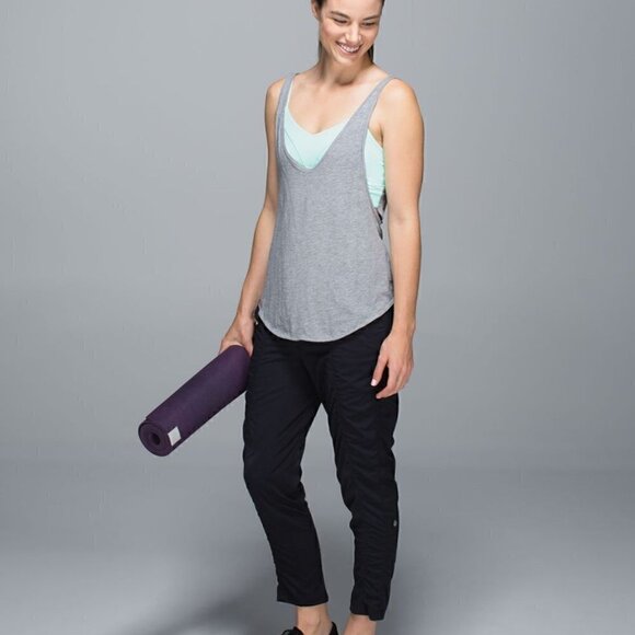 Lululemon Twist & Turn Tank Size 2 - Picture 3 of 10